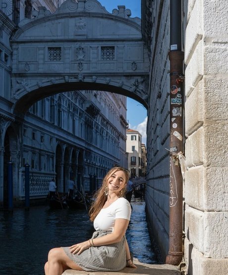 Felicia Hofner art modèle archive