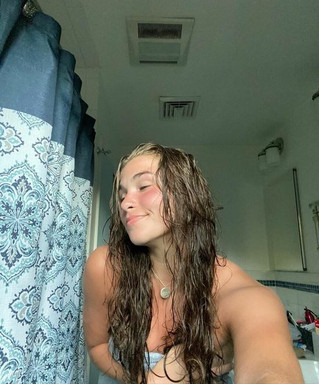 branlette espagnole uniquementfans nus hd img