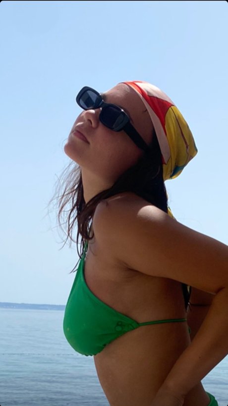 Ester Dobrik modèle parfait galerie