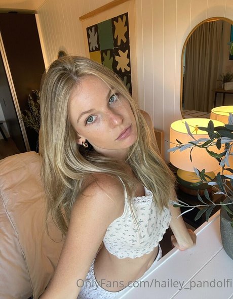 hailey pandolfi modèle chaud galerie