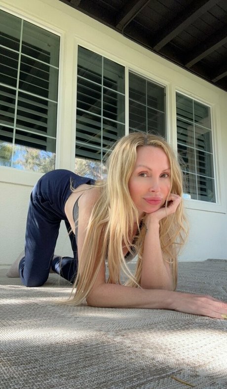 nikkibenzfree jolie star du porno photo