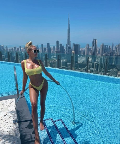 fellation mature uniquementfans parfait et sexy photo