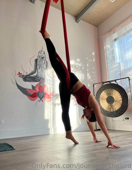 journeywithalora belle actrice photo