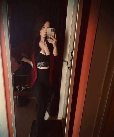 infirmière brune onlyfans nu sympa photos