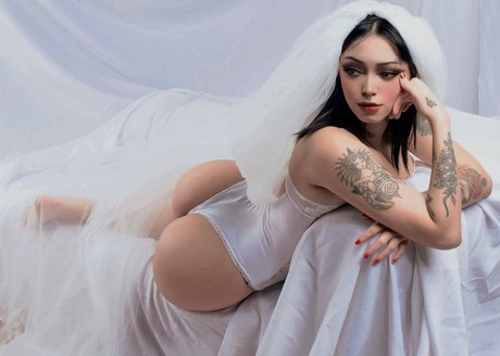 fille courbée dà côté onlyfans nu xxx img