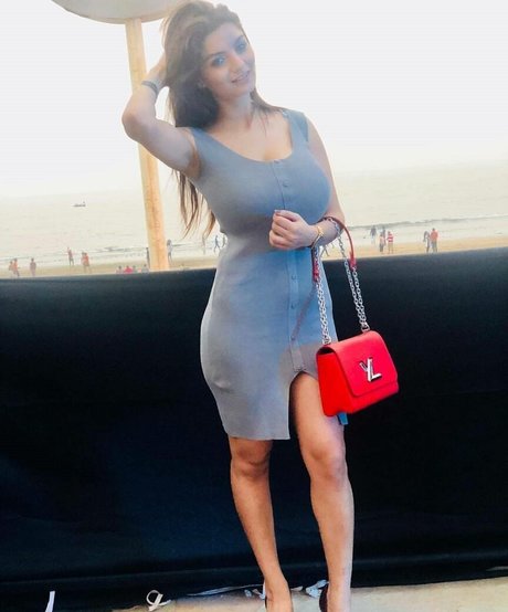 yoga asiatique uniquement pour les fans pornographique sympa des photos