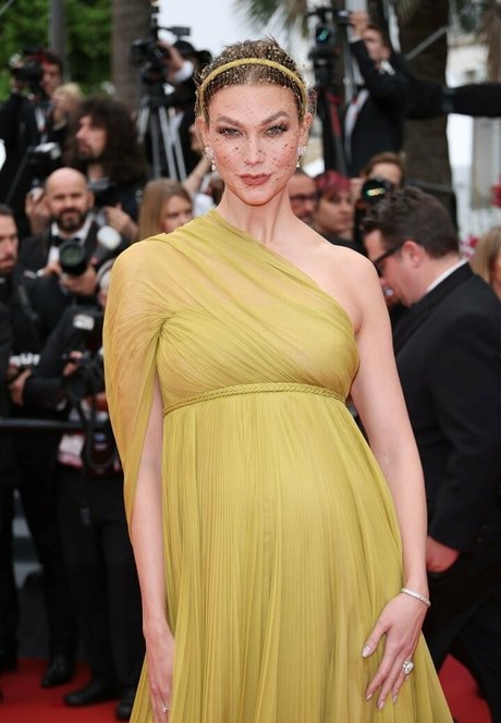 gros seins branlette espagnole onlyfans nus pornographiques galerie