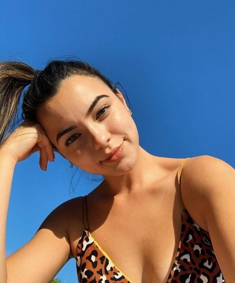 Merrell Twins étoile nue photo