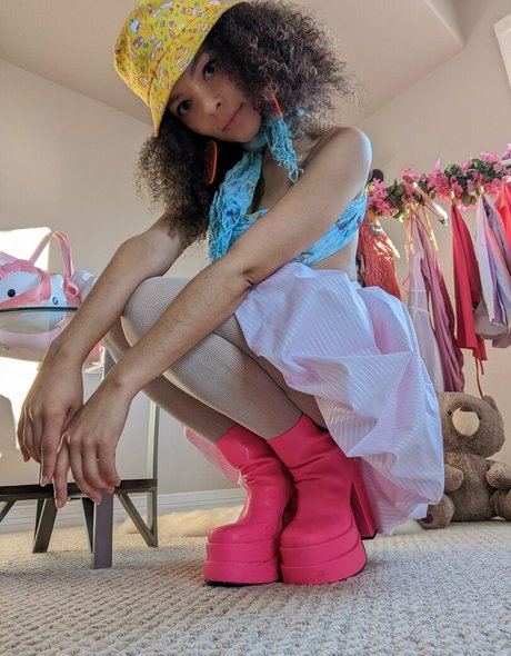 createwithkira actrice érotique galerie