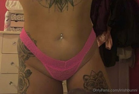 chatte poilue dadolescente onlyfans haute définition érotique galeries