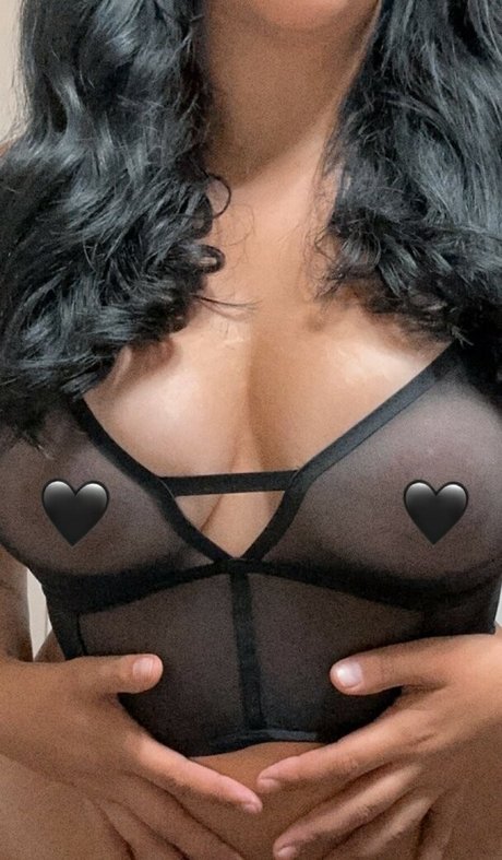 cuisses épaisses onlyfans top magnifique img