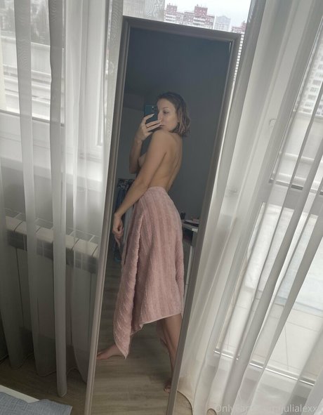 july juli modèle adulte galerie