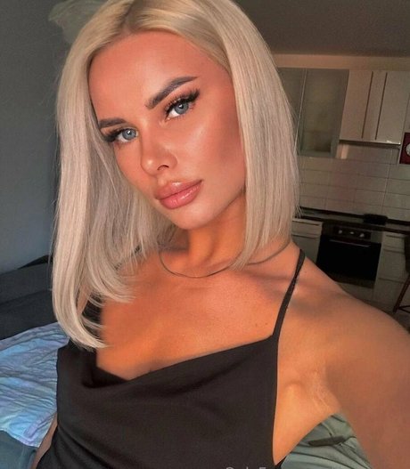 lina xena modèle hd photo