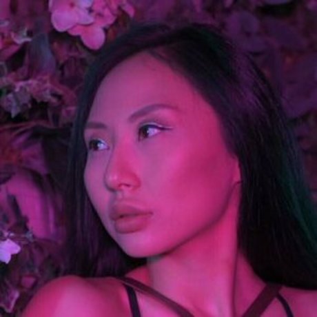 lina xena modèle sympa image