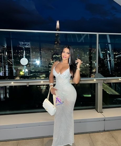 Avaia Shahani star du porno gratuit photo