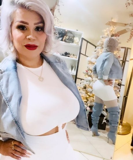 Myra La Chula star du porno gratuite img