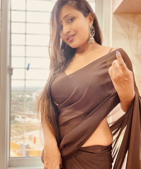 Roma Varadkar star du porno chaude galeries