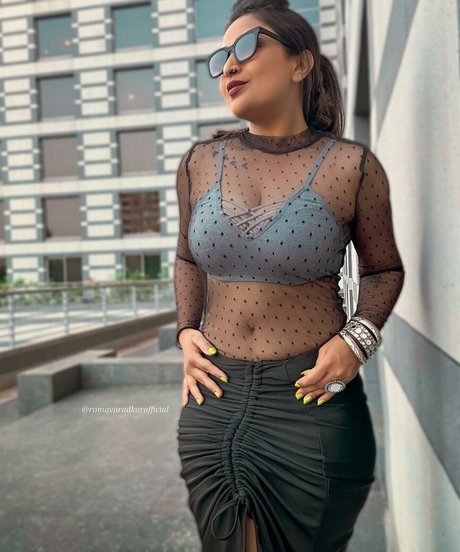 Roma Varadkar star pornographique des photos