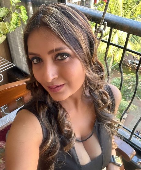 cul écarté onlyfans joli art galeries