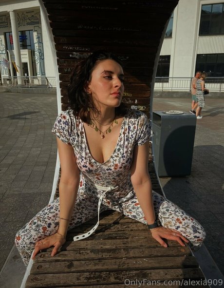 dominia noir joli modèle galeries