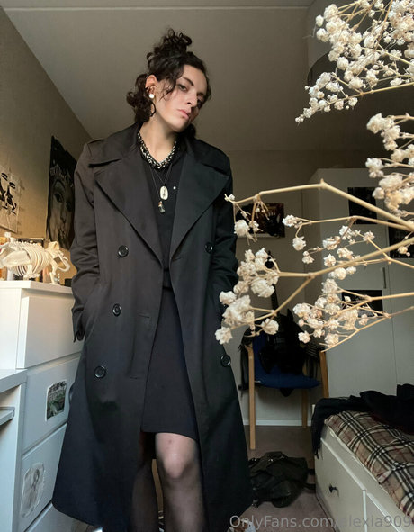 dominia noir étoile érotique img