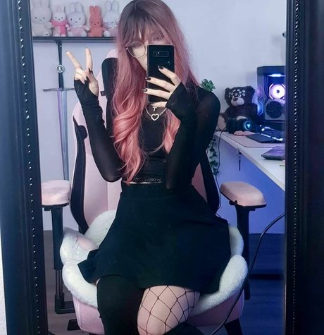 fans de monstres uniquement nus parfaits image