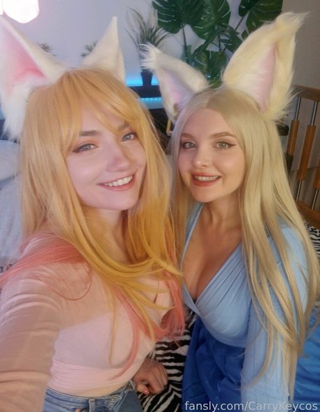 baisers lesbiens onlyfans chaud photo