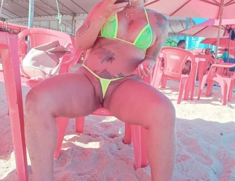 joi uniquementfans jolis nus photo