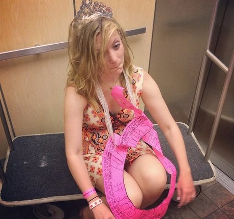 Lindsay DeFranco jolie actrice archive