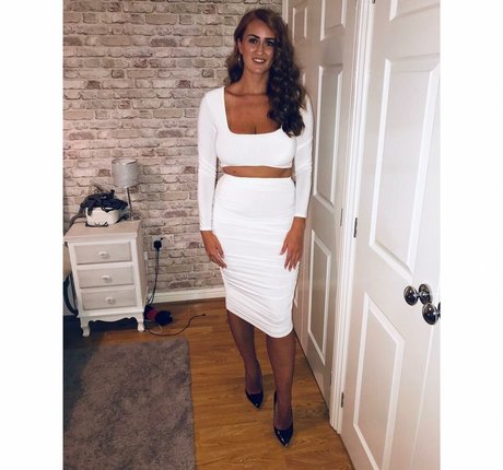 Levi Barrett actrice hd img