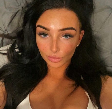 Chloe Panchal joli modèle image