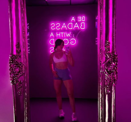 Mia Andrew art modèle archive