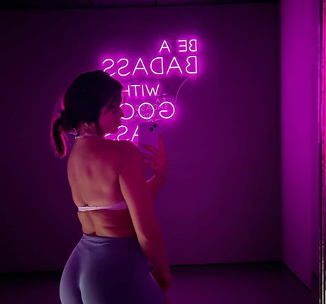 Mia Andrew star du sexe images