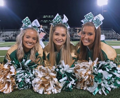 fille courbée dà côté onlyfans nus érotiques galerie