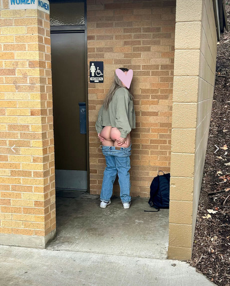 MormonBarbie modèle érotique des photos