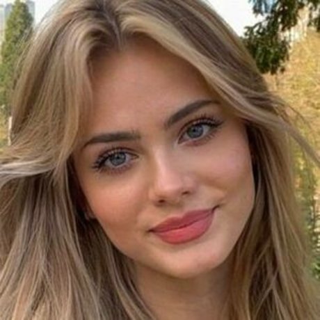 Sara Crumbleleg star du porno nue archive