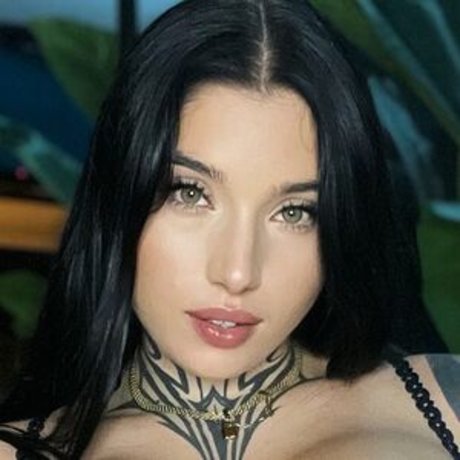 Andeemind modèle gratuit photos