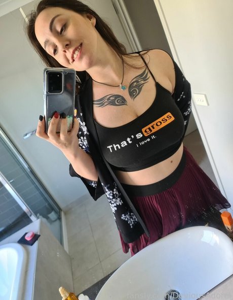 DeviousAdorei star du porno sexy photo