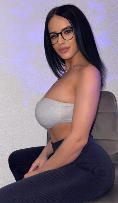 Denisa R Maria étoile chaude des photos