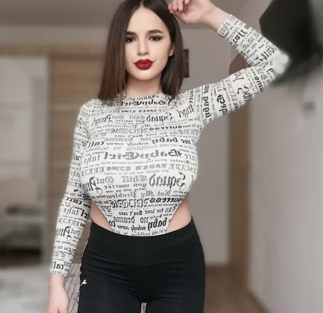 Denisa R Maria haut de star du porno galeries