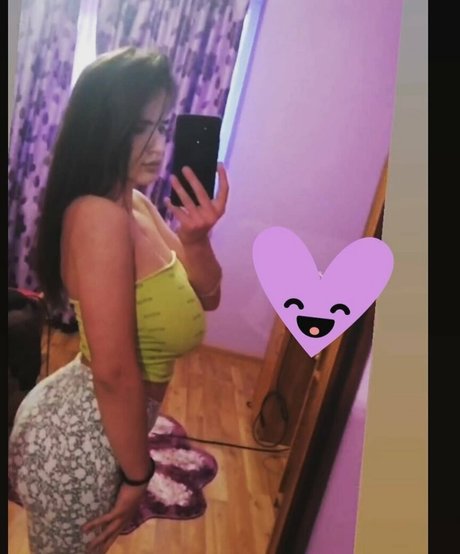 Denisa R Maria étoile de l'art galeries