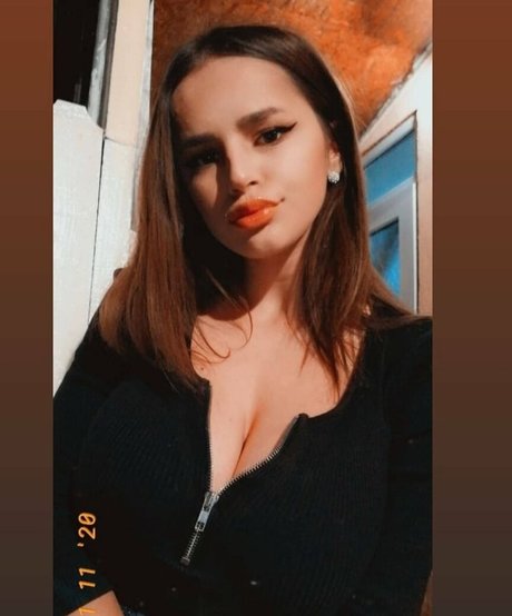 Denisa R Maria actrice chaude galeries