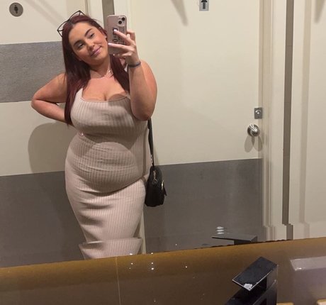 Raphaela S modèle parfait img