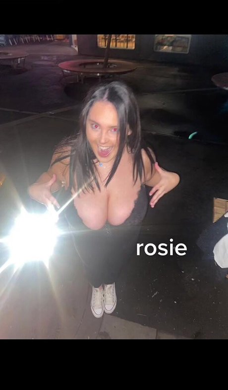 Raphaela S modèles nus image