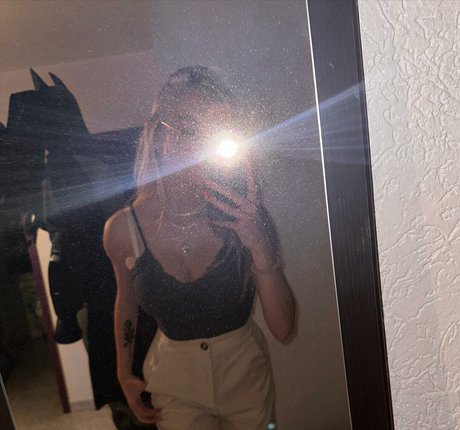 blonde vivi étoile nue galeries