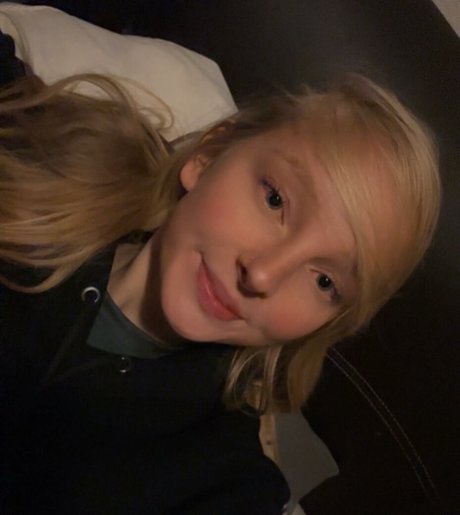 blonde vivi étoile adulte galeries