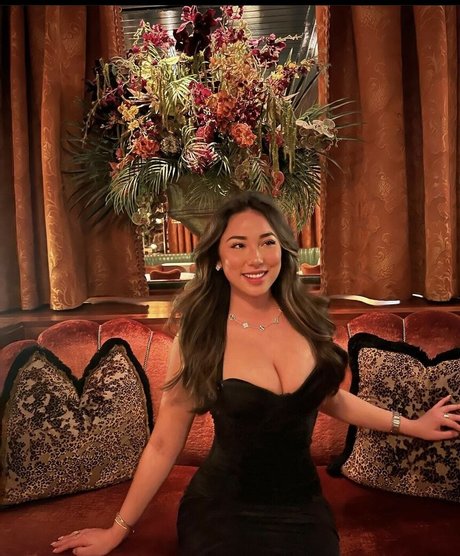 Nikki Cheng actrice nue galerie