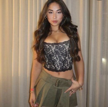 Nikki Cheng actrice de nus image