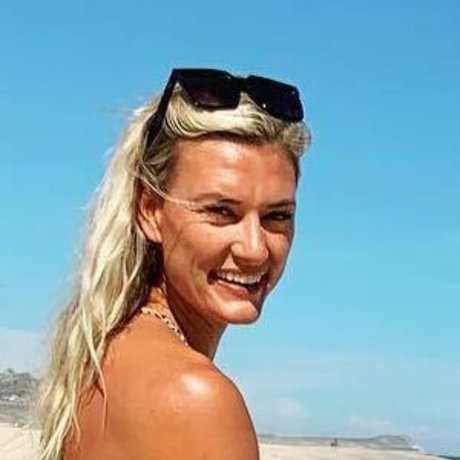 Annie Kunz star du porno hd des photos