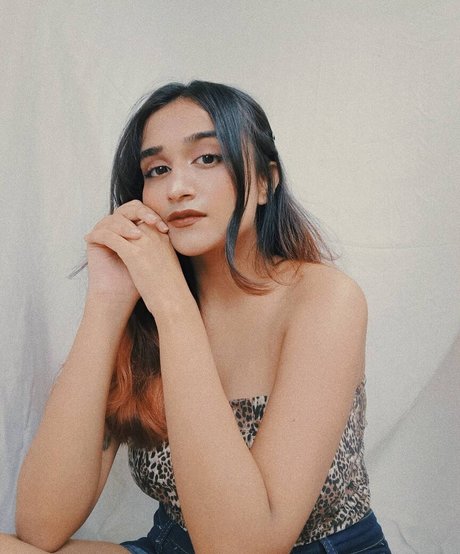 Ruchika Tandon modèle de haute qualité photos